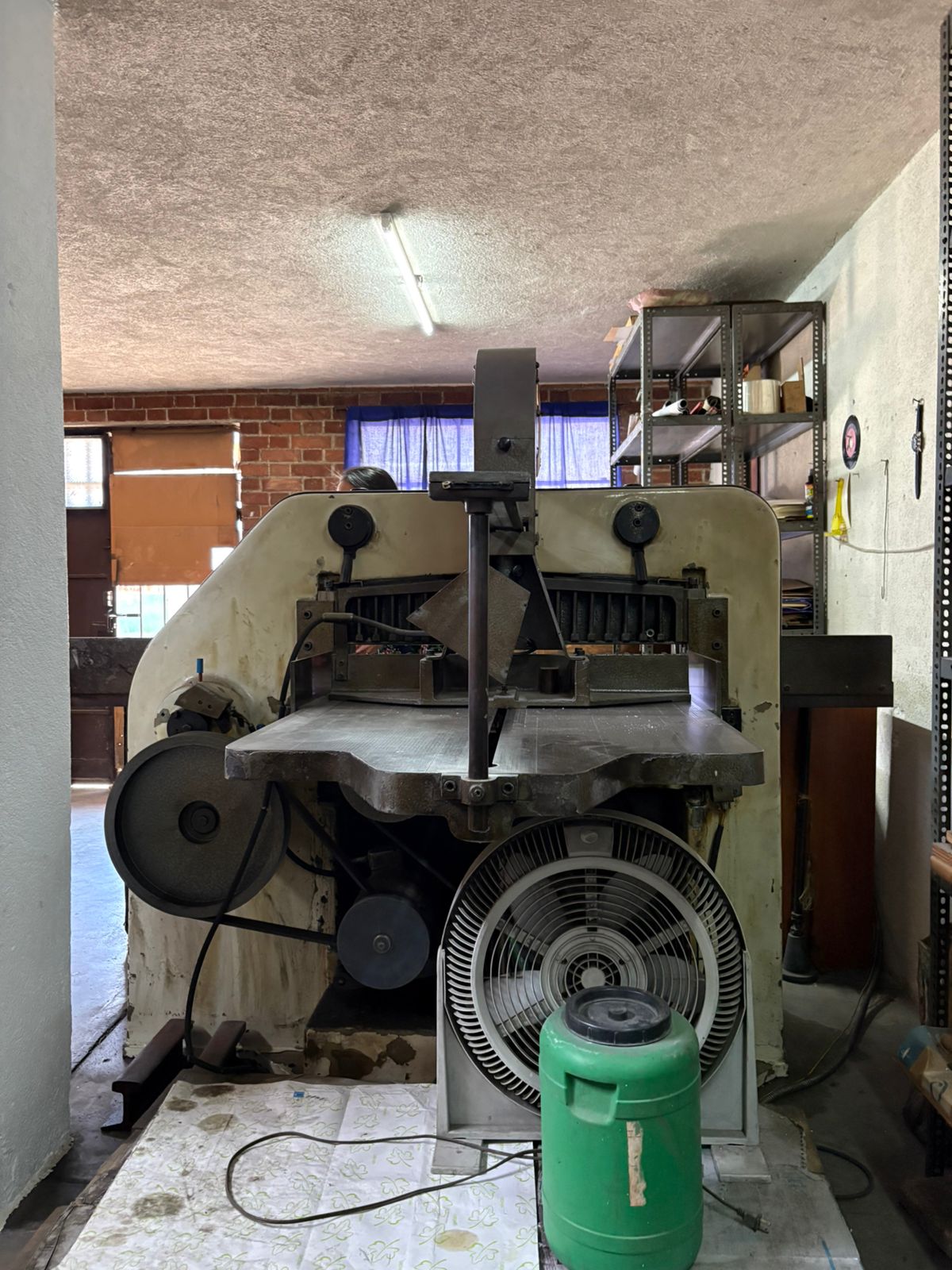 Guilhotina Luigi & Ing. Giovanni Mandelli S.N.C. (Monza, Itália)