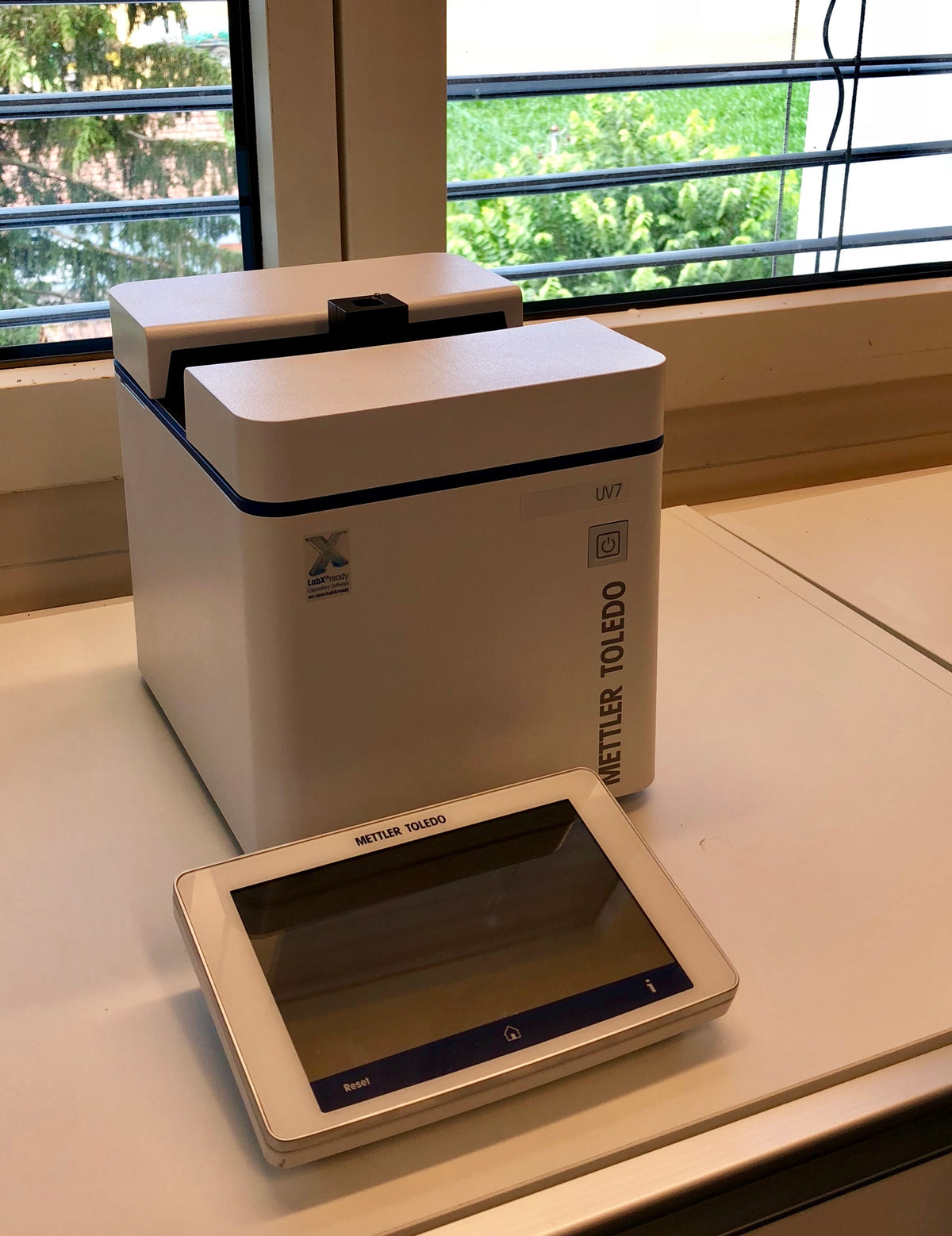 Espectrofotómetro Mettler Toledo UV7