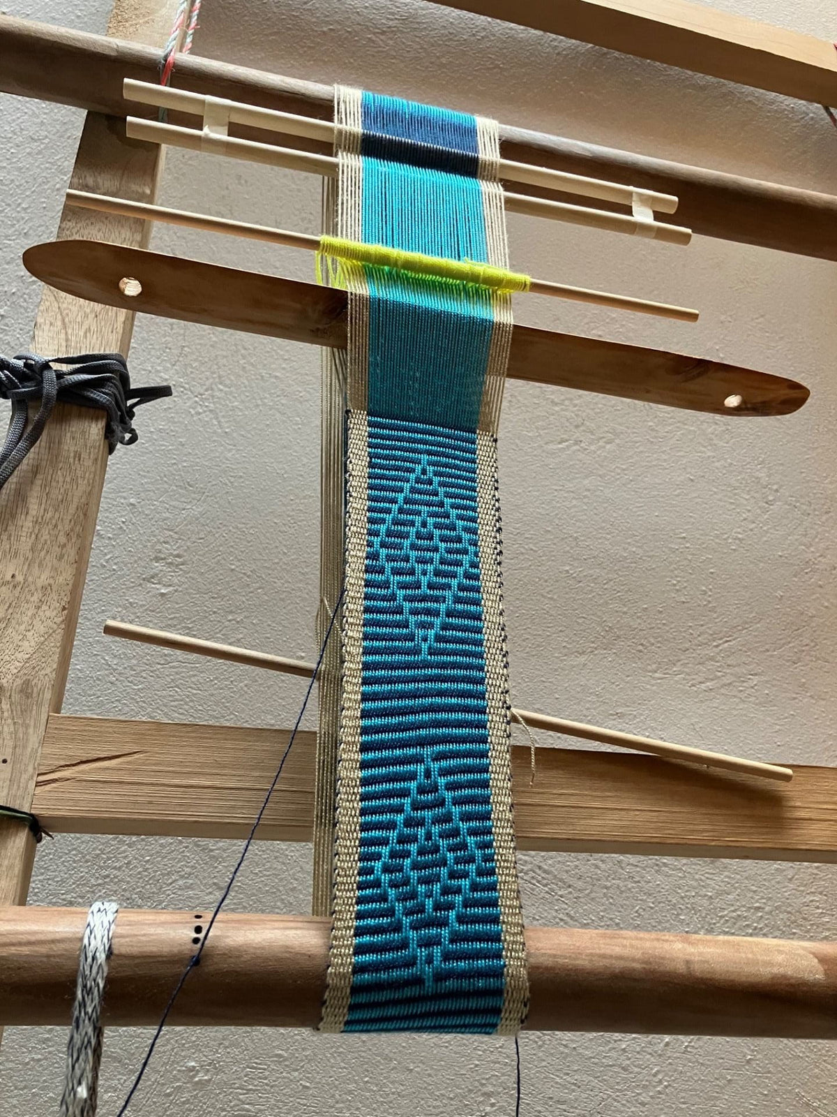 Sistema de tejido con IA (AI-Driven Weaving System)