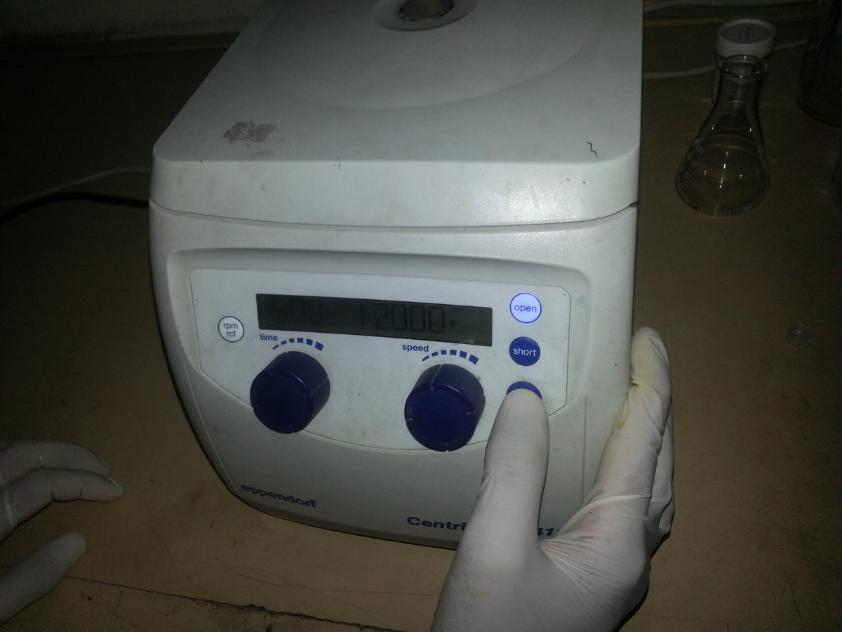 Centrífuga de laboratorio usada de alta precisión