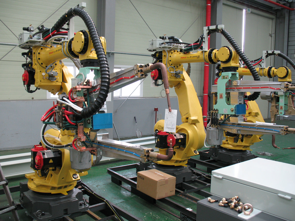 Robot industrial Fanuc usado ideal para ensamble automotriz