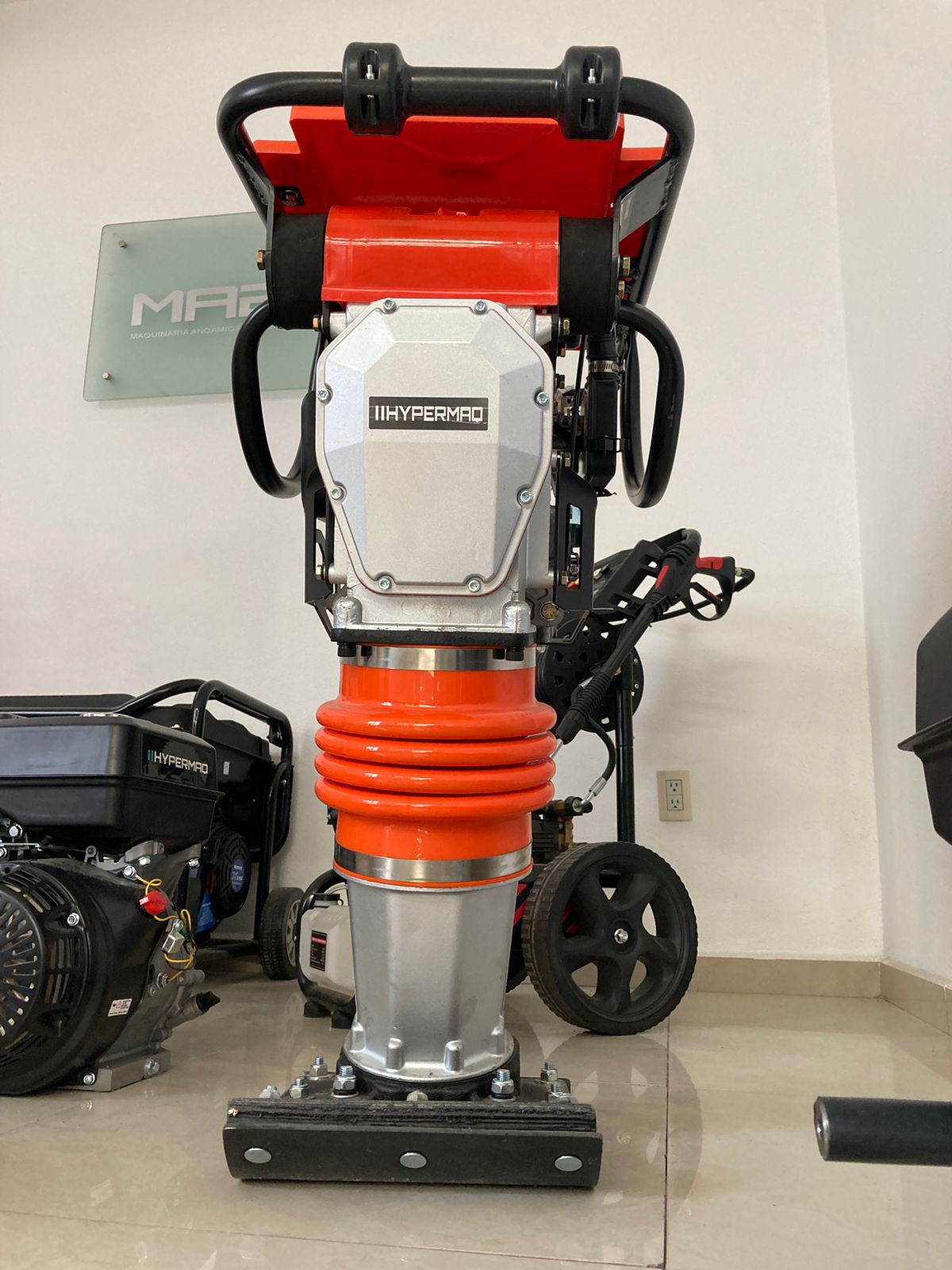 APISONADORA HYPERMAQ