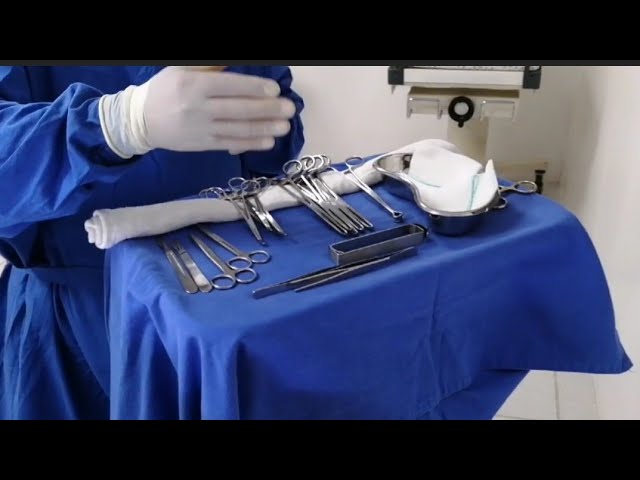 Mesa de instrumentos quirúrgicos